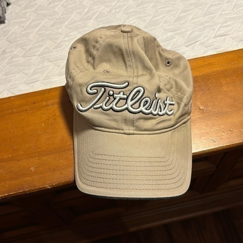 Titleist Pro V1 Foot Joy Hat